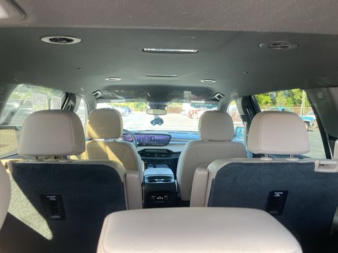 Certified 2026 Buick Enclave Preferred FWD image 7