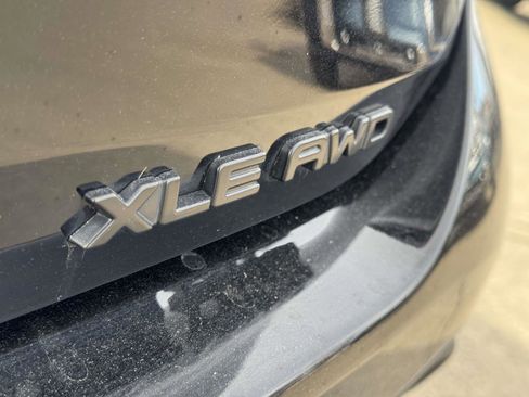 Used 2022 Toyota Highlander XLE image 8