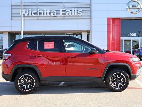 Used 2025 Jeep Compass Trailhawk AWD/4WD image 6