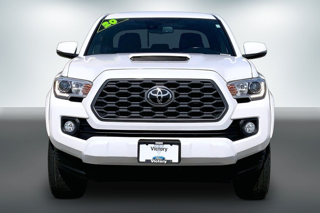 Used 2020 Toyota Tacoma TRD Sport w/ Exterior Package AWD/4WD image 3