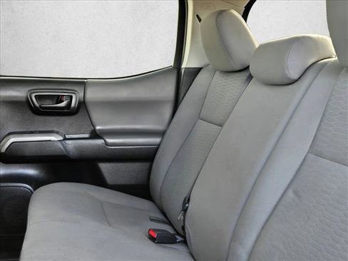 Used 2018 Toyota Tacoma SR5 image 19