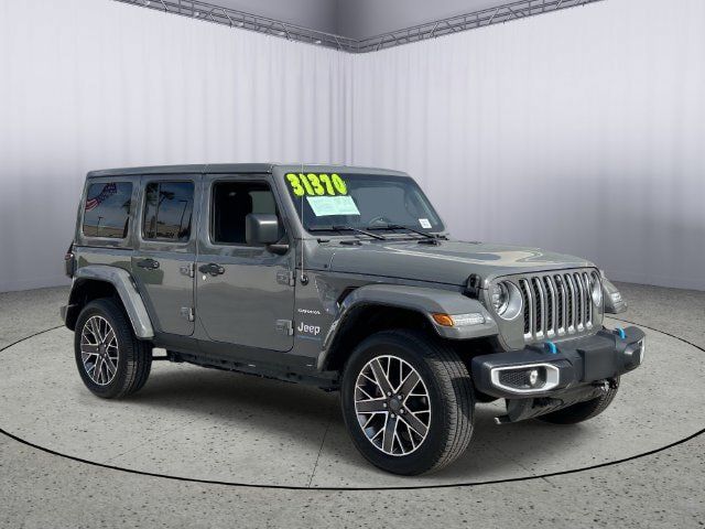 Used 2023 Jeep Wrangler Unlimited Sahara w/ Cold Weather Group AWD/4WD image 5