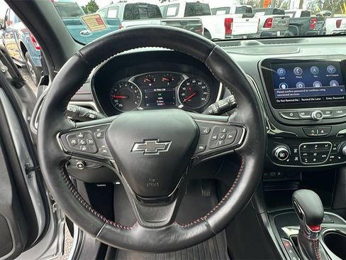 Used 2022 Chevrolet Equinox RS w/ RS Leather Package image 24