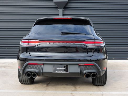 Certified 2024 Porsche Macan image 6