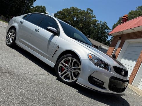 Used 2017 Chevrolet SS RWD image 27