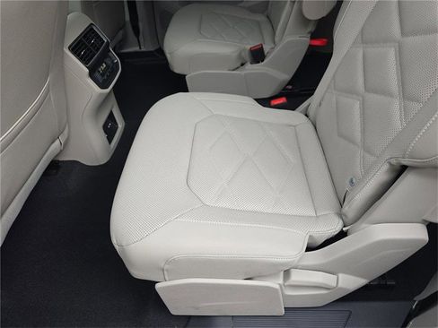 New 2026 Volkswagen Atlas SE image 15