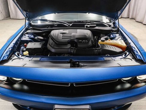 Used 2021 Dodge Challenger SXT RWD image 29