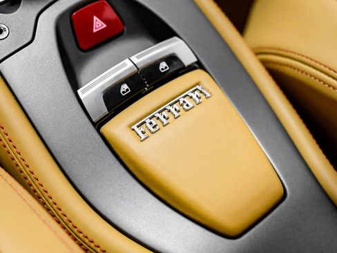 Used 2012 Ferrari 458 Italia Coupe image 16