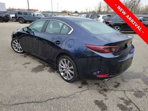 Used 2020 MAZDA MAZDA3 Sedan w/ Select Package image 5