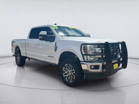 Used 2019 Ford F250 Lariat w/ Lariat Ultimate Package AWD/4WD image 3
