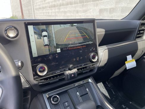 Used 2026 Lexus GX 550 w/ Cold Area Package AWD/4WD image 14