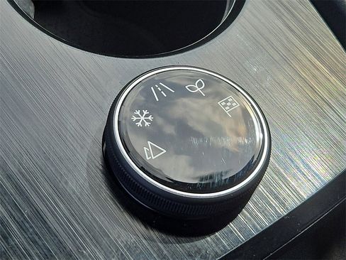 Certified 2022 Nissan Rogue SV image 26