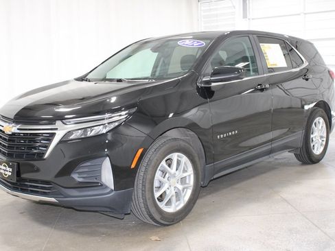 Used 2024 Chevrolet Equinox LT w/ LPO, Floor Liner Package FWD image 4