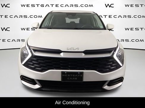 Used 2023 Kia Sportage LX FWD image 2