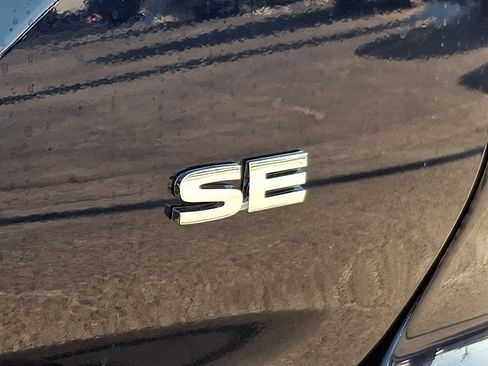 New 2026 Mitsubishi Outlander SE image 25