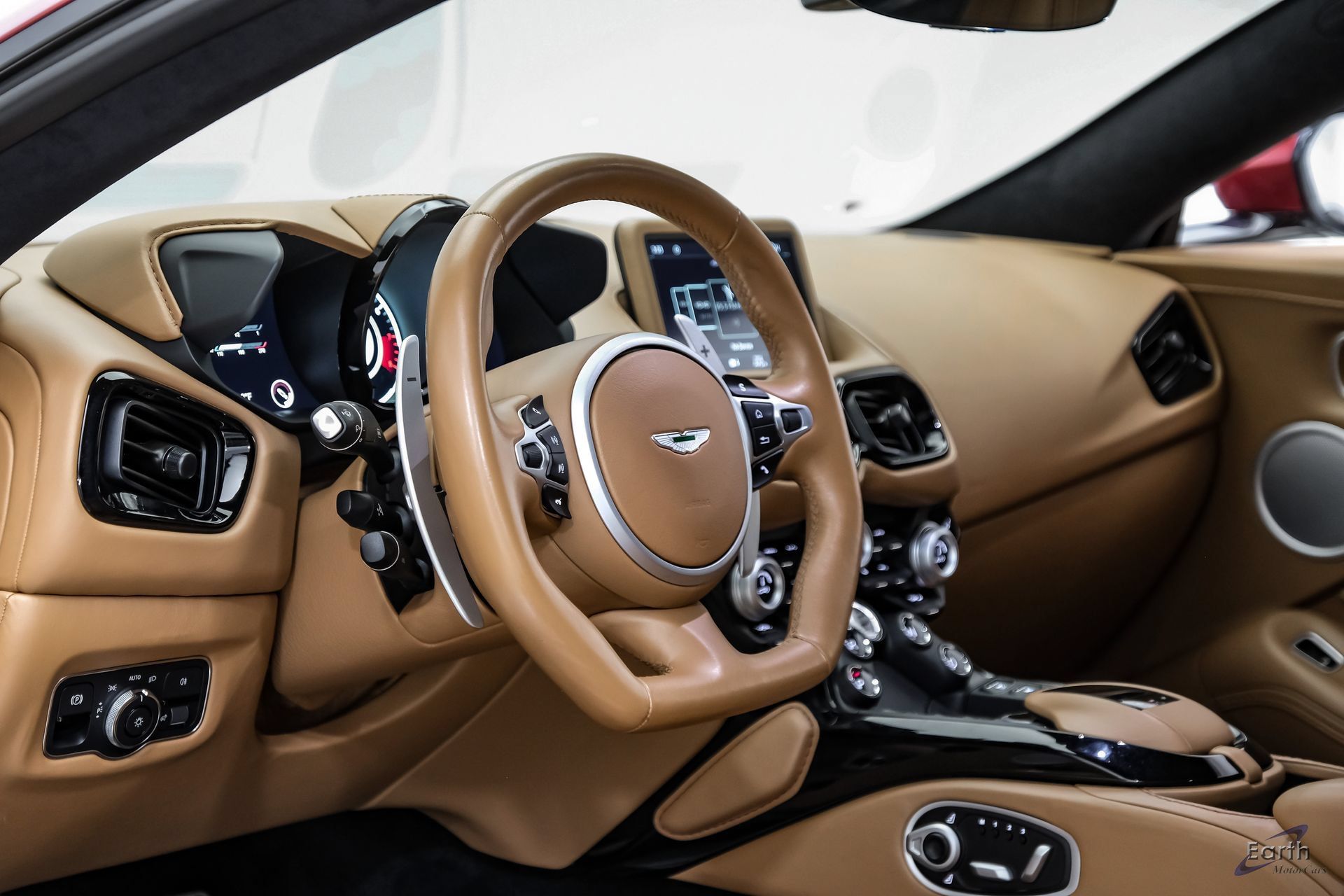 Used 2020 Aston Martin V8 Vantage Coupe RWD image 46