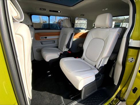 New 2025 Volkswagen ID. Buzz 1st Edition image 8