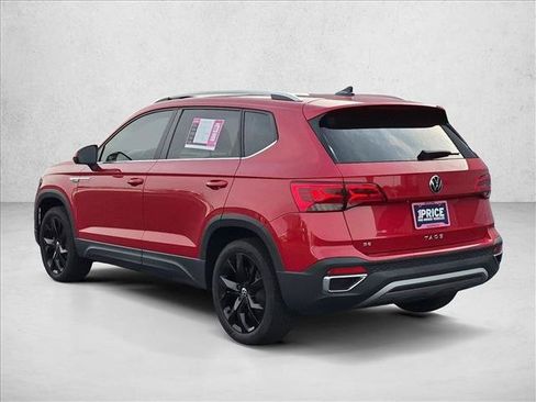 Used 2023 Volkswagen Taos SE w/ Black Wheel Package FWD image 8