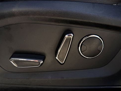 Used 2020 Ford Explorer Limited w/ Hybrid Equipment Group 310A image 25