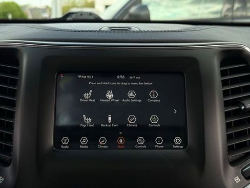 Used 2020 Jeep Cherokee Latitude w/ Cold Weather Group AWD/4WD image 21