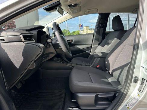 Used 2026 Toyota Corolla LE FWD image 9
