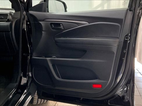 Used 2023 Honda Passport EX-L image 12