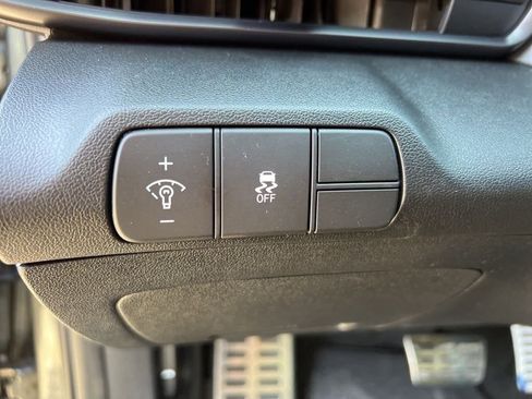 Used 2025 Hyundai Elantra Sport image 12