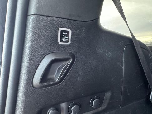 Used 2024 Jeep Wagoneer Series II w/ Flexible Seating Group image 40