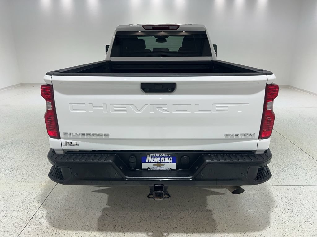 Used 2025 Chevrolet Silverado 2500 Custom w/ Custom Value Package AWD/4WD image 4