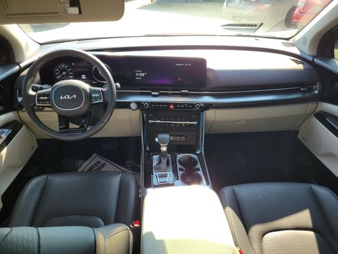 Used 2024 Kia Carnival SX Prestige image 10