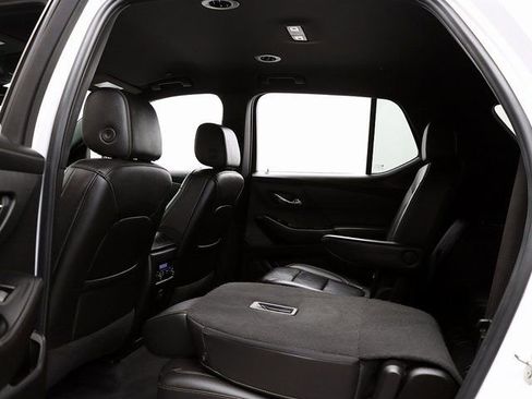 Used 2023 Chevrolet Traverse LT image 15