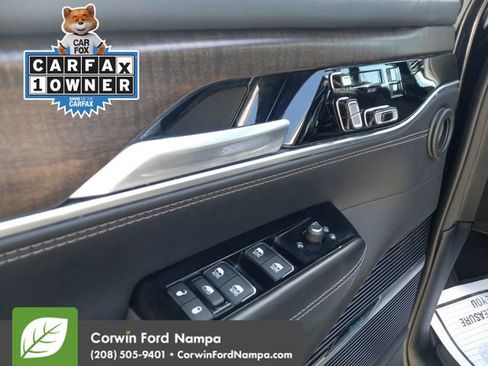 Used 2023 Jeep Grand Wagoneer Series II AWD/4WD image 11