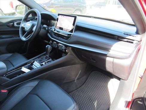 Certified 2025 Jeep Compass Trailhawk w/ Trailhawk Elite Group image 11