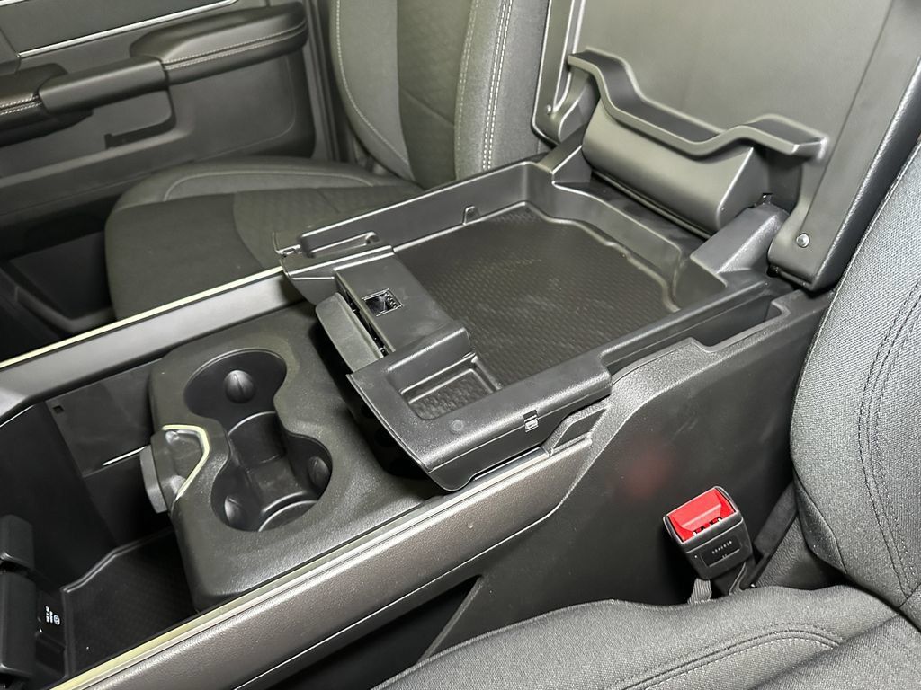 New 2026 RAM 2500 Big Horn AWD/4WD image 33