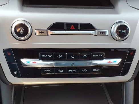 Used 2024 Ford Explorer XLT w/ Equipment Group 202A image 17