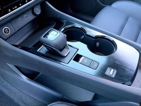 Used 2023 Nissan Rogue SV w/ SV Premium B Package image 13