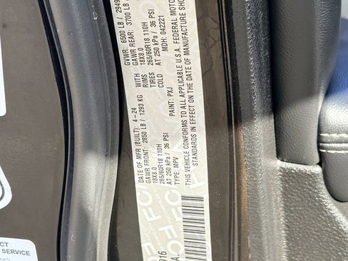 Used 2024 Jeep Grand Cherokee L Limited w/ Luxury Tech Group II image 33