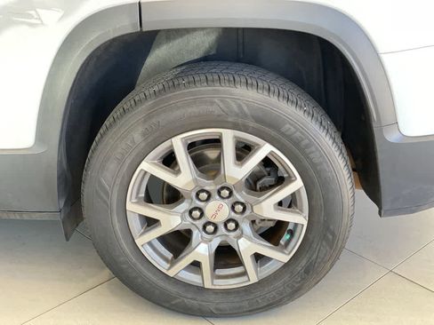 Used 2020 GMC Acadia SLT AWD/4WD image 13