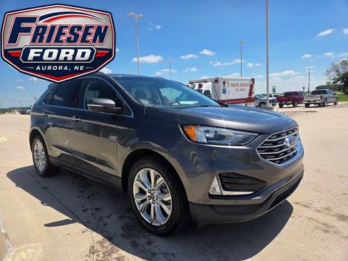 Used 2020 Ford Edge Titanium AWD/4WD image 3