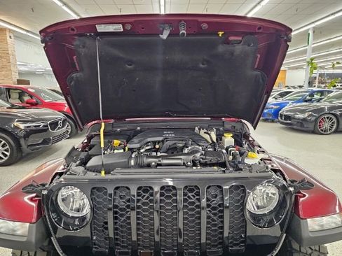 Used 2021 Jeep Gladiator Sport image 39