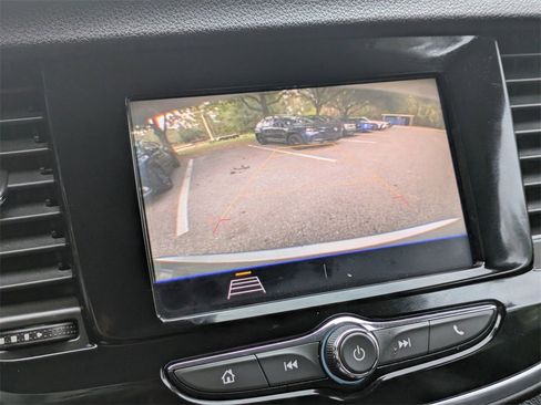 Used 2022 Buick Encore Preferred w/ Safety Package image 22