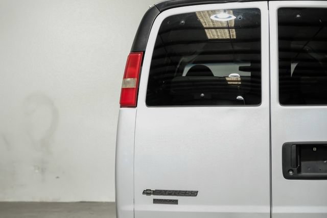 Used 2013 Chevrolet Express 3500 LT w/ LT Preferred Equipment Group RWD image 33