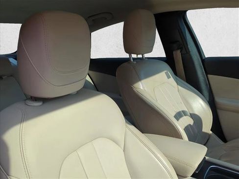 Used 2017 Chrysler 200 Limited Platinum image 24