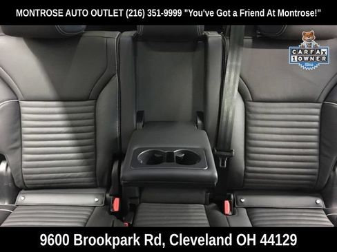 Used 2024 Land Rover Discovery Dynamic SE AWD/4WD image 26