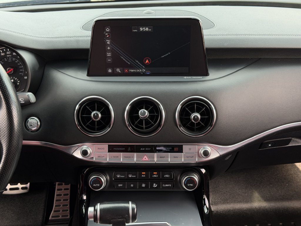 Used 2021 Kia Stinger GT1 RWD image 17