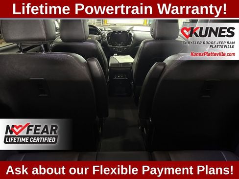 Used 2023 Chevrolet Traverse LT image 16