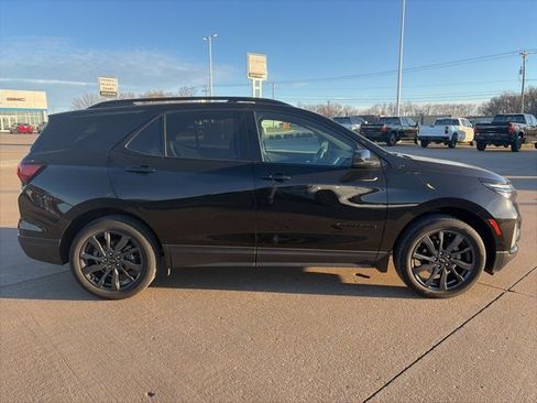 Used 2022 Chevrolet Equinox RS w/ LPO, Floor Liner Package image 2