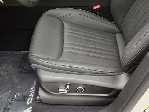 New 2025 Maserati Grecale Modena image 31