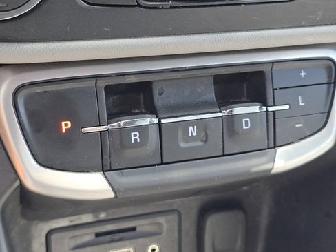 Used 2024 GMC Terrain SLT FWD image 6
