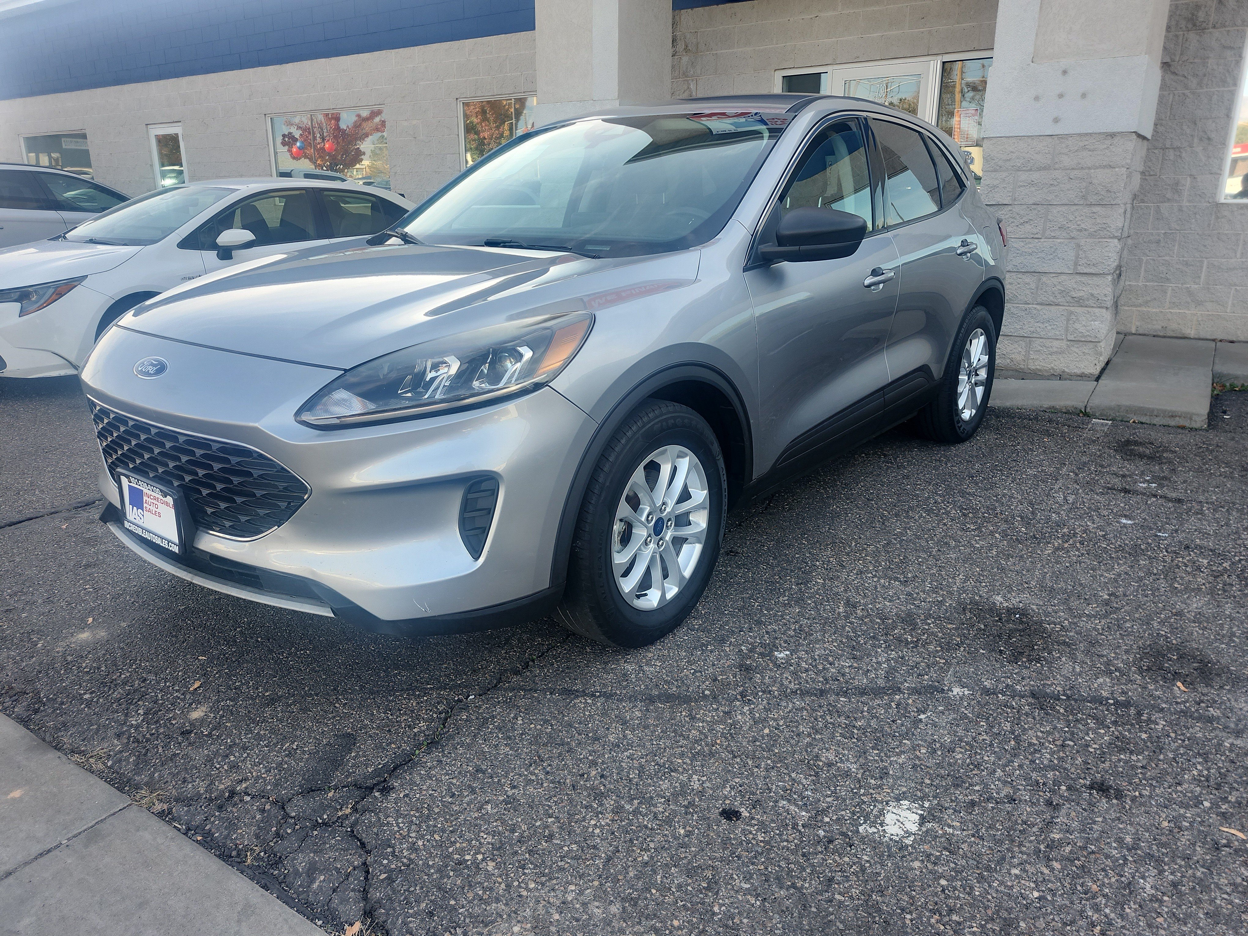 Used 2022 Ford Escape SE FWD image 3